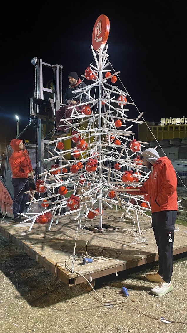 L'albero artistico del rione Moncioveta — 2024