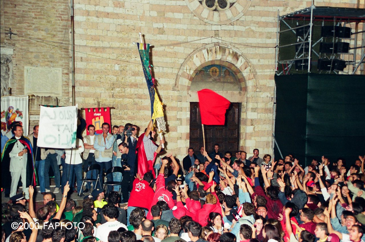 I festeggiamenti del rione Moncioveta nel 2000